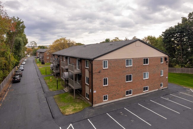 Foto del edificio - Flats at Merrill Pond