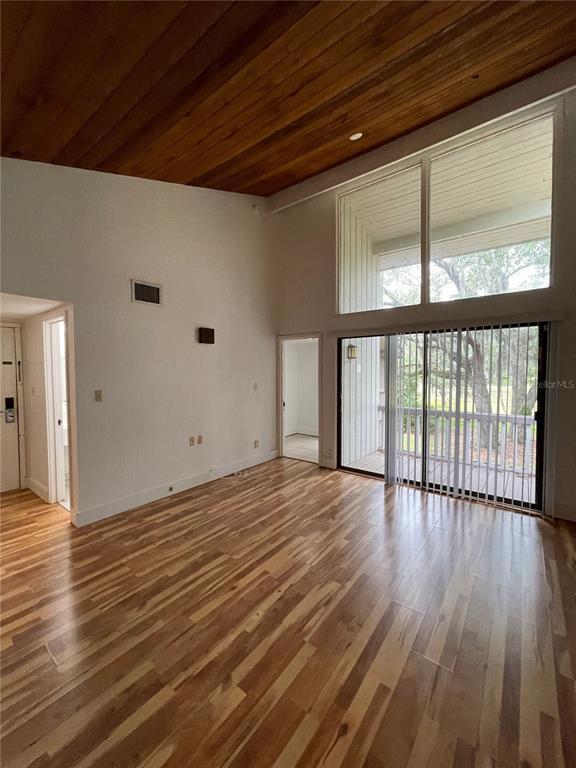 Foto del edificio - 3318 Camelot Dr