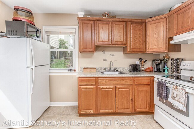 Building Photo - 1 br, 1 bath House - 235 Portview Ave. #4