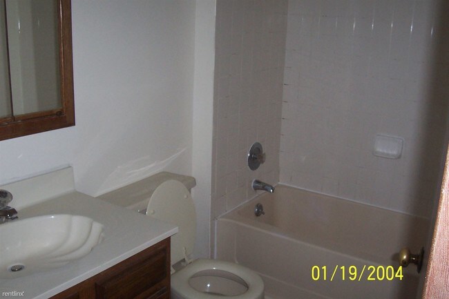 Building Photo - 1704 Ithaca Ln