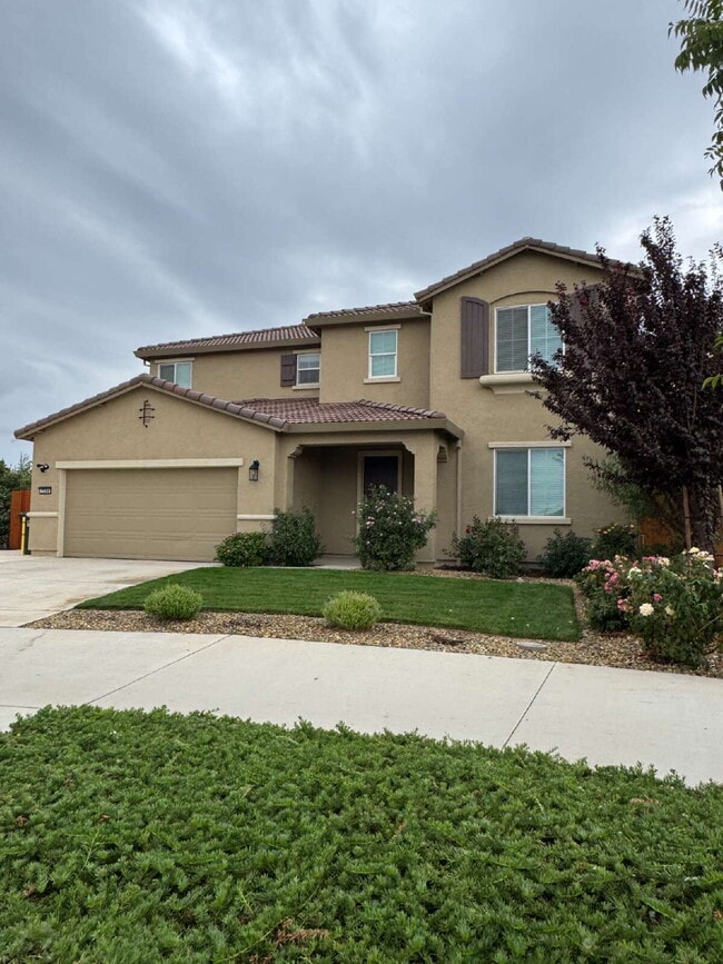 Foto del edificio - Move In Special!  The Home That Stands Alone — Literally