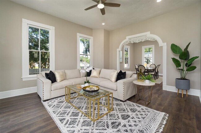 Foto del edificio - 1210 Broadway Avenue J