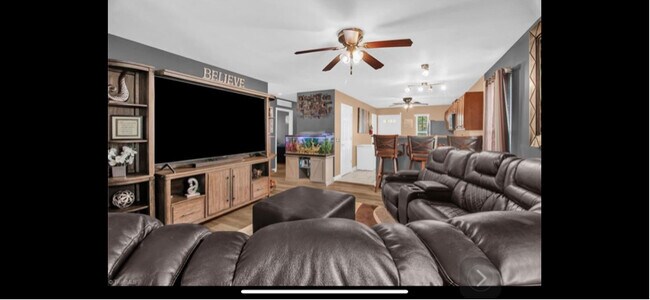 Foto del edificio - 1624 N Cherry St