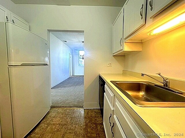Foto del edificio - 384 Howe Ave