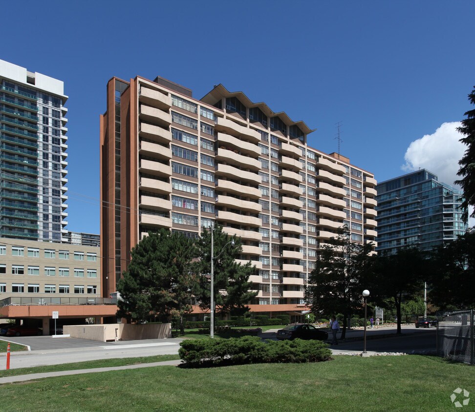 100 Roehampton Ave, Toronto, ON M4P 1R3 Apartments 100 Roehampton Ave