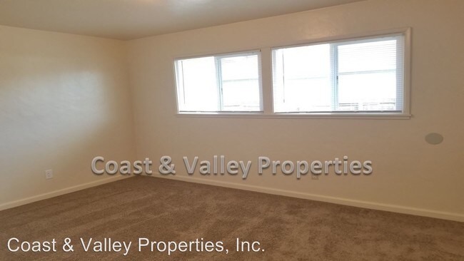 Building Photo - 198 W Laurel Dr