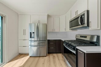 Building Photo - 6165 Severin Dr