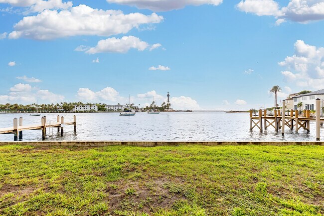 Foto del edificio - 2508 Bay Dr