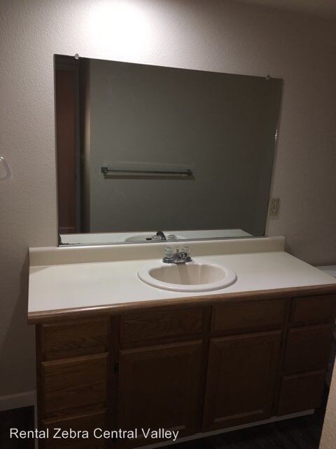 Building Photo - 3057 Queens Cir