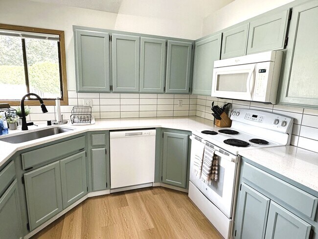 Foto del edificio - 189 Crestline Duplex