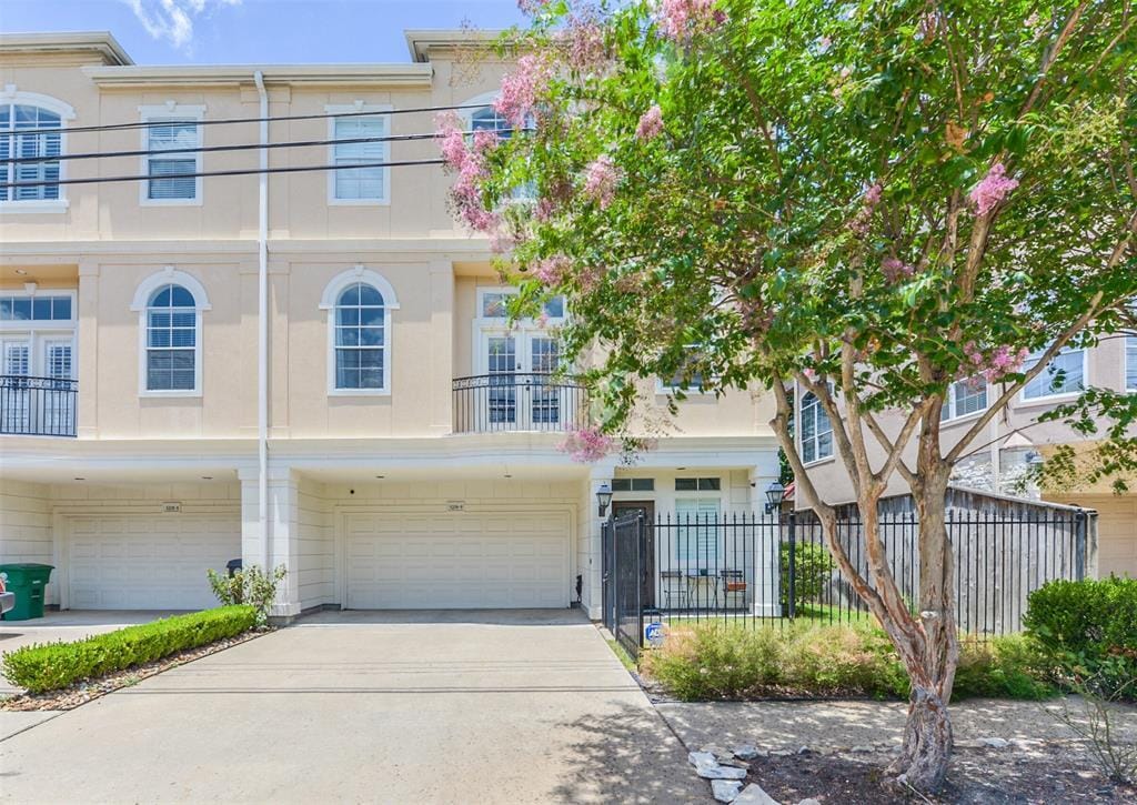 5208 Blossom St Unit 9, Houston, TX 77007 Condo for Rent in Houston