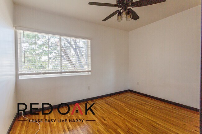 Foto del edificio - ~$900 OFF Per Month~ Amazing and Unique Th...