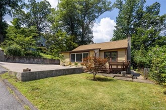 Building Photo - 3519 Hillside Dr