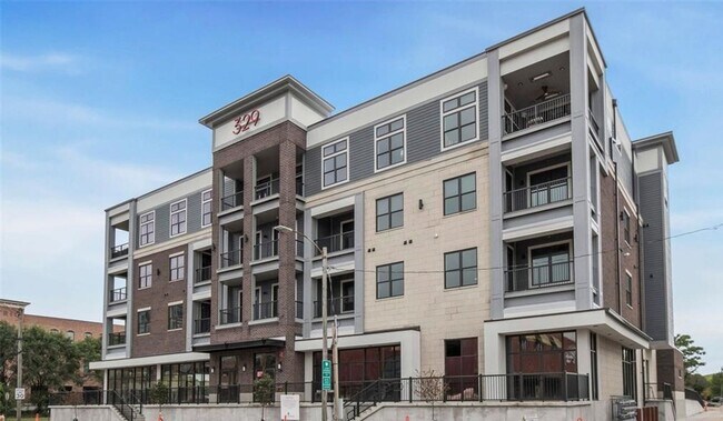 Foto del edificio - NewBo 2BR with High Ceilings & In-Unit Laundry