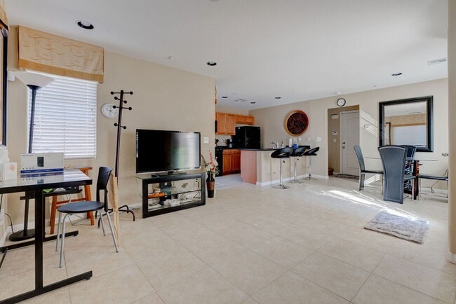 Building Photo - 7765 Floral Fabric Ct