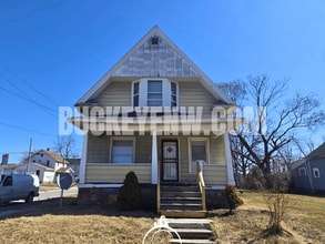 Building Photo - 247 Sumner St