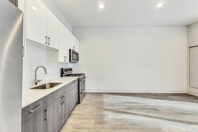 Building Photo - 847 N Larrabee St