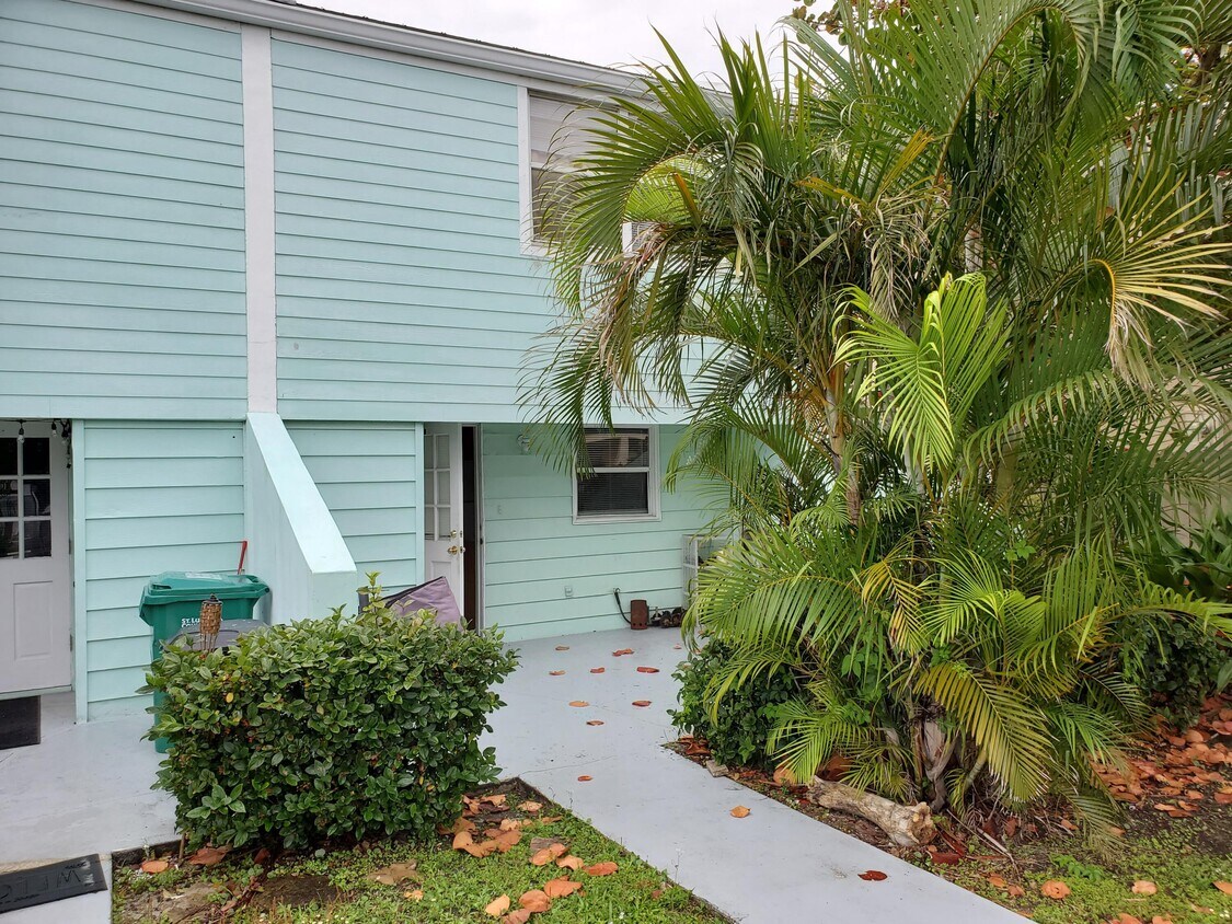 Foto principal - 1010 Shorewinds Dr