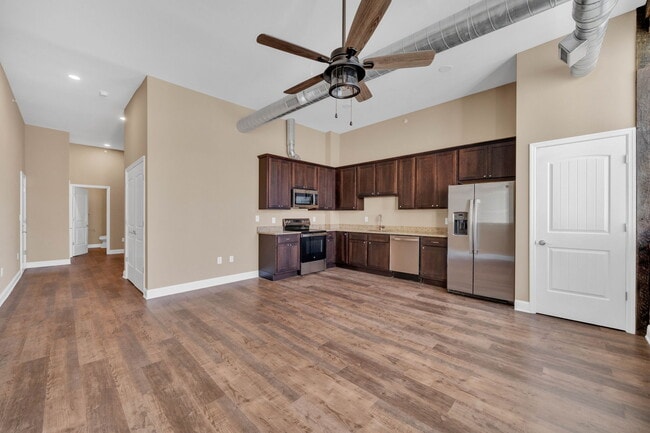 Unit G – 2BR / 1BA – 883 sq. ft. - Bridwell on Broad