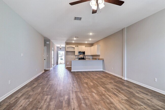 Building Photo - 2925 Palatine Pl
