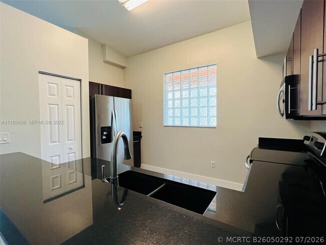 Foto del edificio - 6944 SW 39th St