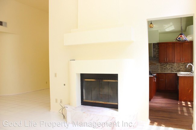 Foto del edificio - 2 br, 2 bath House - 15549 Walton Heath Row
