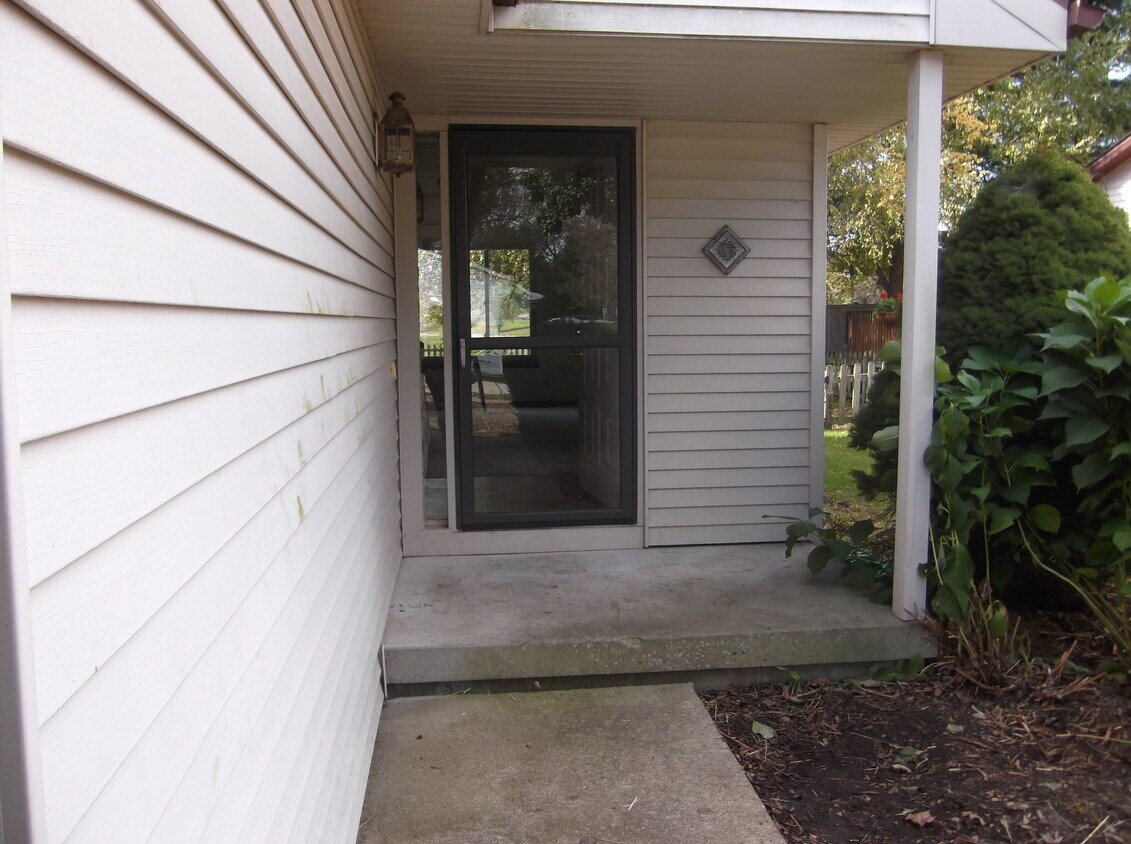 Primary Photo - 507 Clearwater Dr