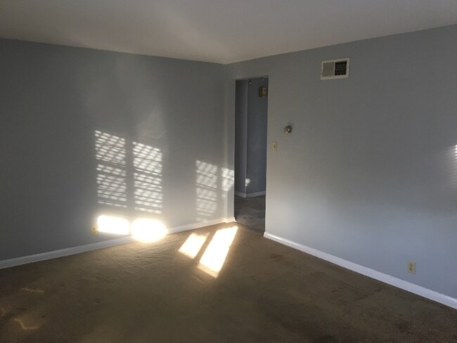 Building Photo - 3610 S Howell Ave