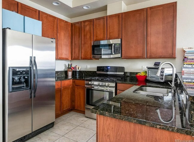 Kitchen recently had many appliances updated - 1700 N Emerson St