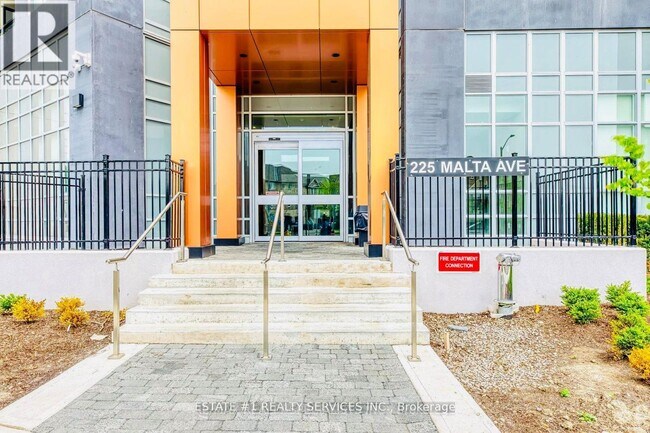 Photo du bâtiment - 225 Malta Ave.