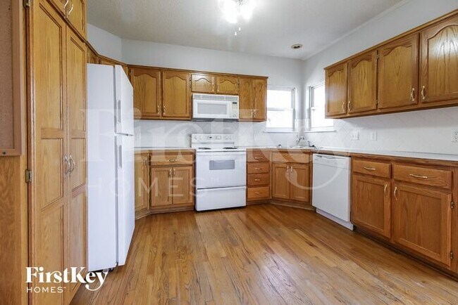 Foto del edificio - 11031 N McKinley Ave