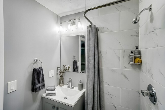 Interior Photo - Cascade Ridge