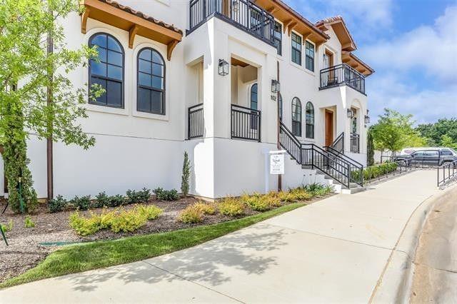 Foto del edificio - 2800 Lakeside Pkwy