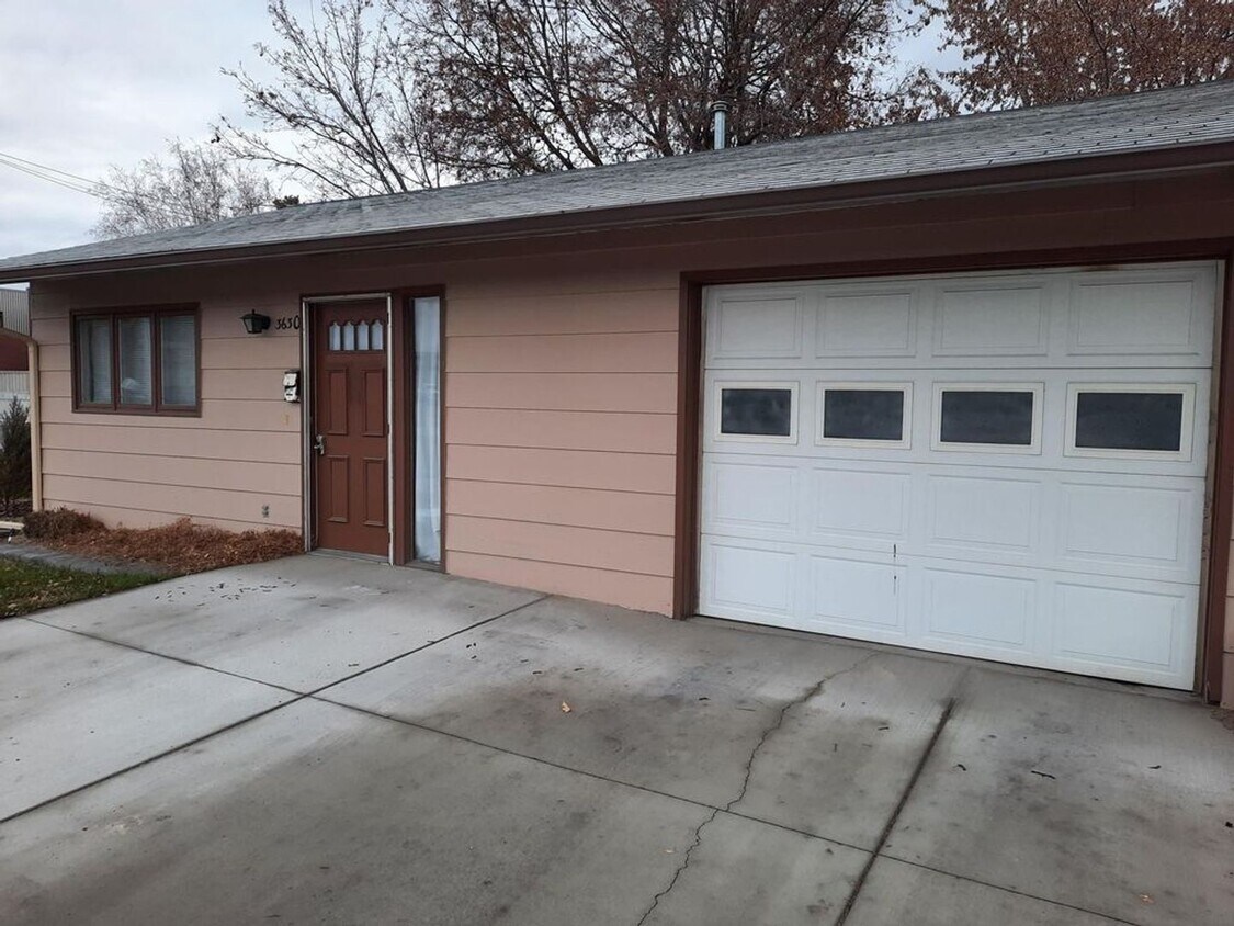 Primary Photo - 3630 Dore Ln