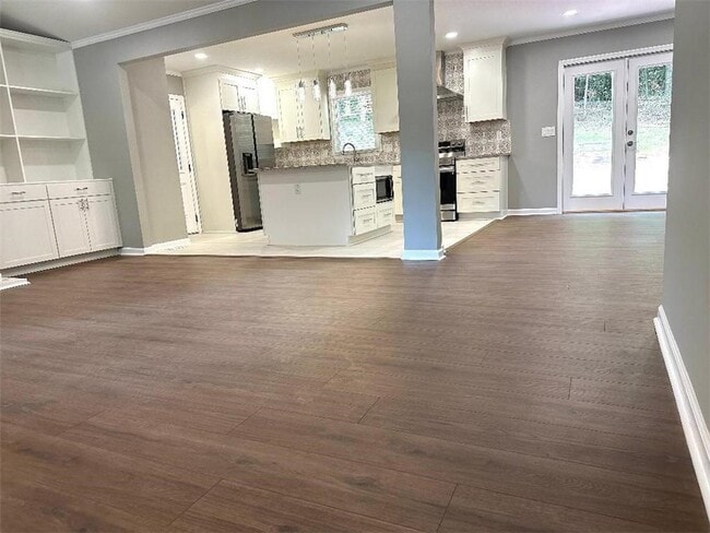 Building Photo - 100 Pecks Creek Ct