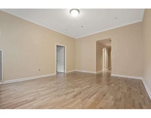 Building Photo - 416 Marlborough St