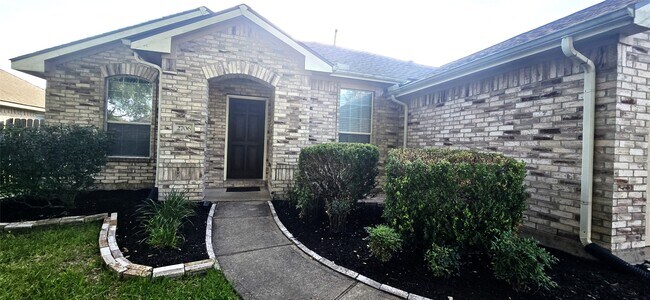 Foto del edificio - 2706 Courtyard Ln