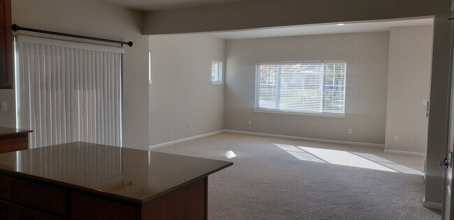 Building Photo - Liberty Lake Community-Rocky Hill 3 bedroo...