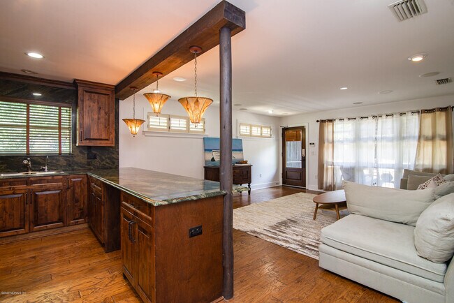 Building Photo - 1610 Coquina Pl