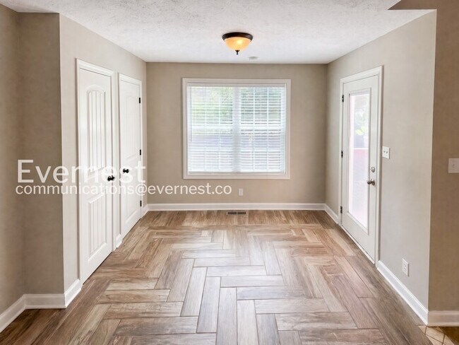 Foto del edificio - Limited Time Special Offer / 3 Bed, 2 Bath Home with Garage / Pet-Friendly / Vouchers Accepted / ...
