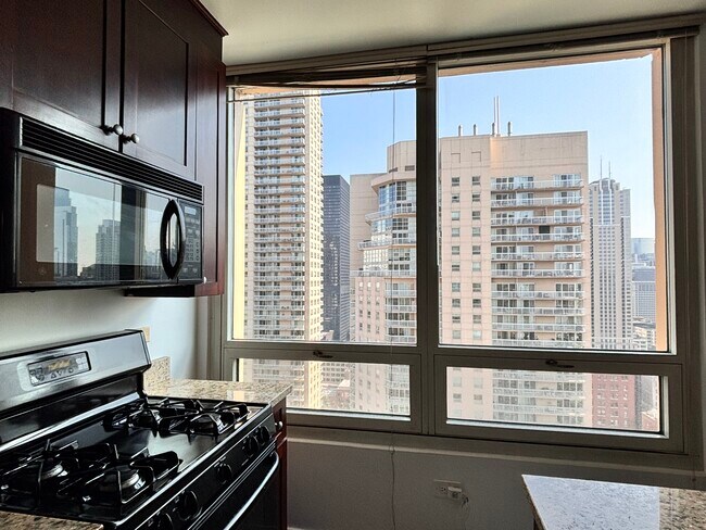 Foto del edificio - 33 W Ontario St