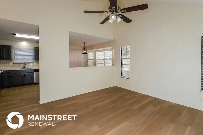 Foto del edificio - 404 SE Bristol Dr