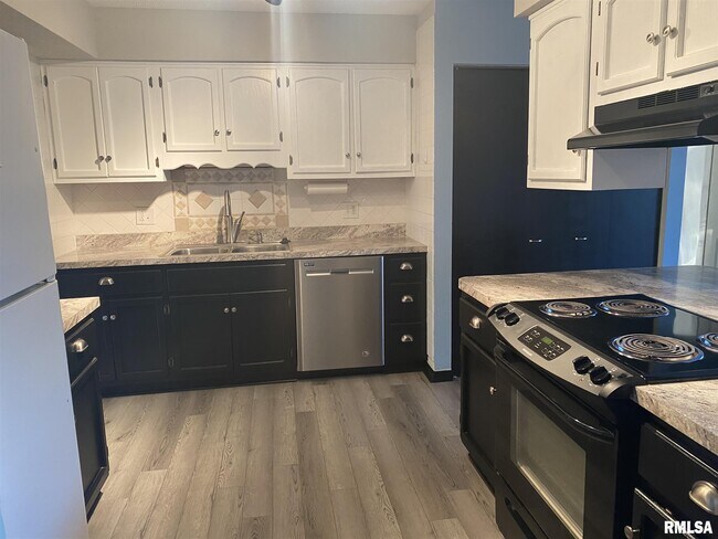 Building Photo - 56 Chukar Dr