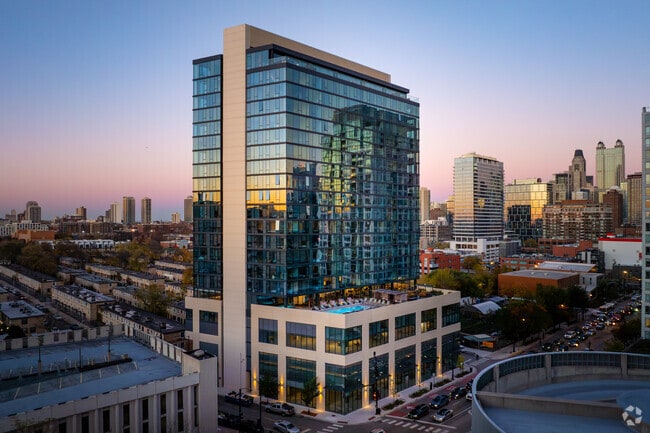 The 808 Cleveland - The 808 Cleveland Apartments