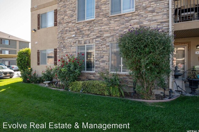 Foto del edificio - 3 br, 2 bath House - 3821 Rock Creek Rd. A5