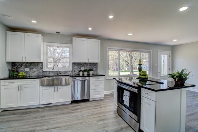 Building Photo - 1408 Delview Rd