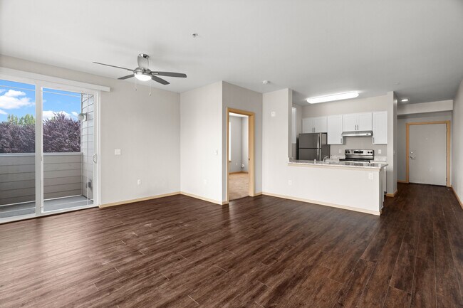 1 Bed 1 Bath Deluxe (2) - 913 Sq Ft - Alder Court Apartments