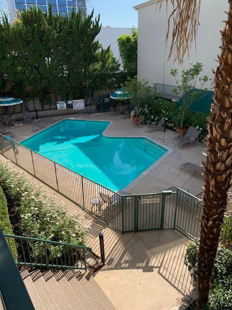 Building Photo - 4501 Cedros Ave