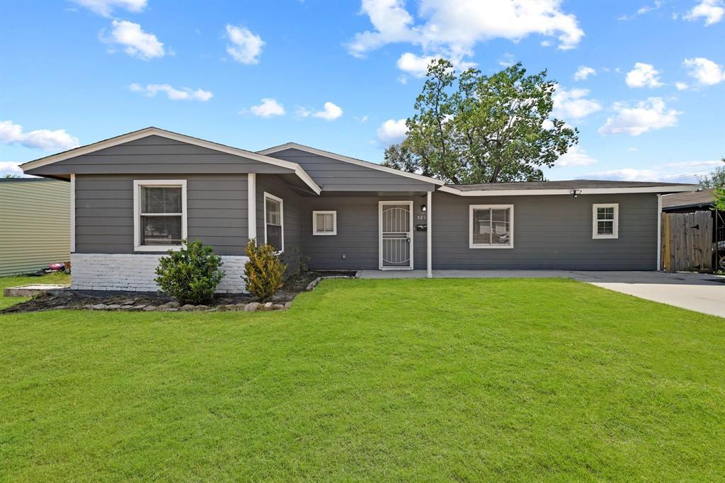 Foto principal - 5210 Balkin St