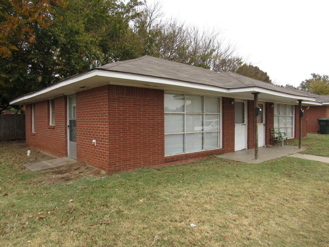 (2) Bed/(1) Bath Duplex! Great Campus Loca... - (2) Bed/(1) Bath Duplex! Great Campus Loca...